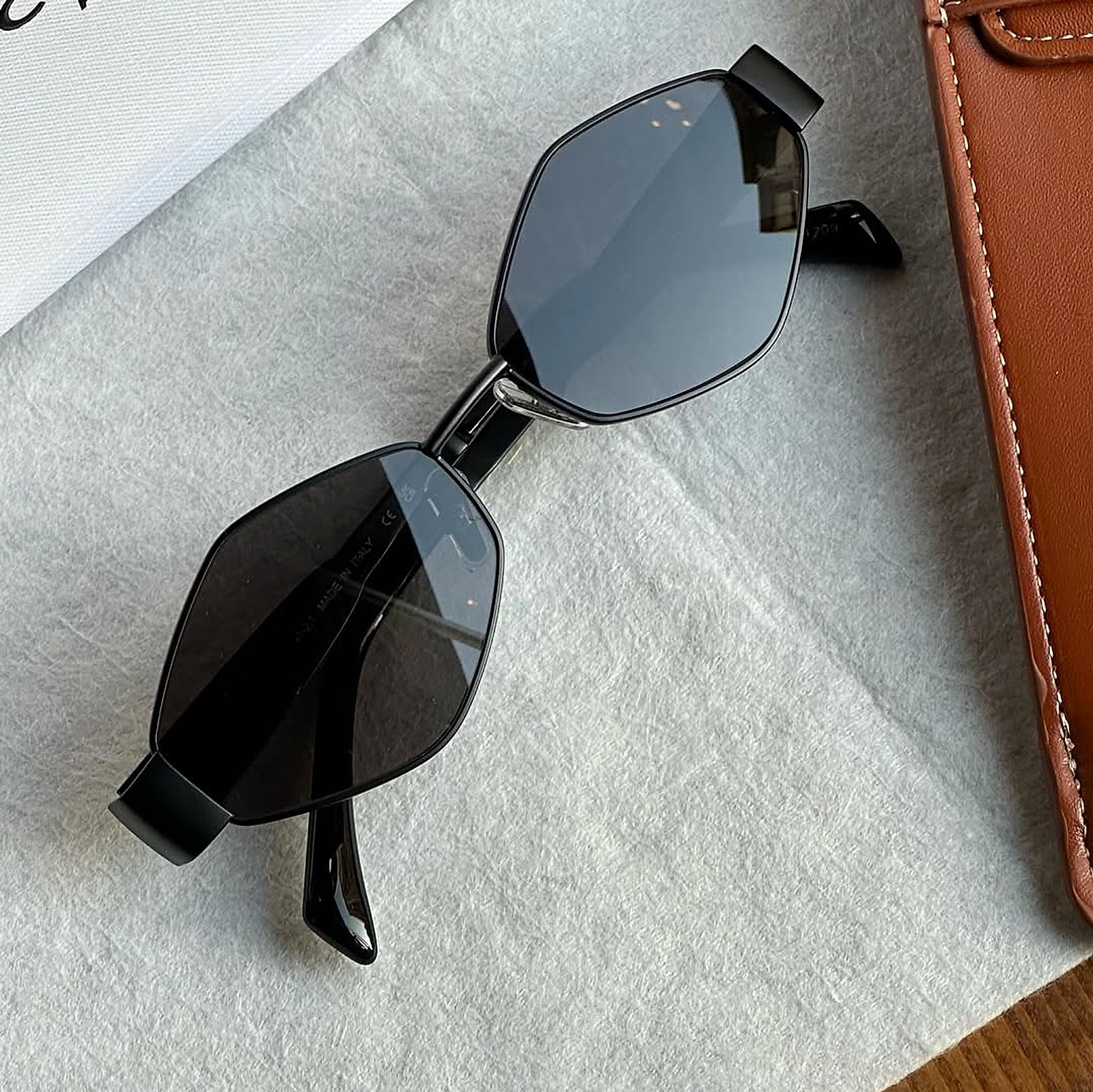 CL4028S Full Black Triomphe
