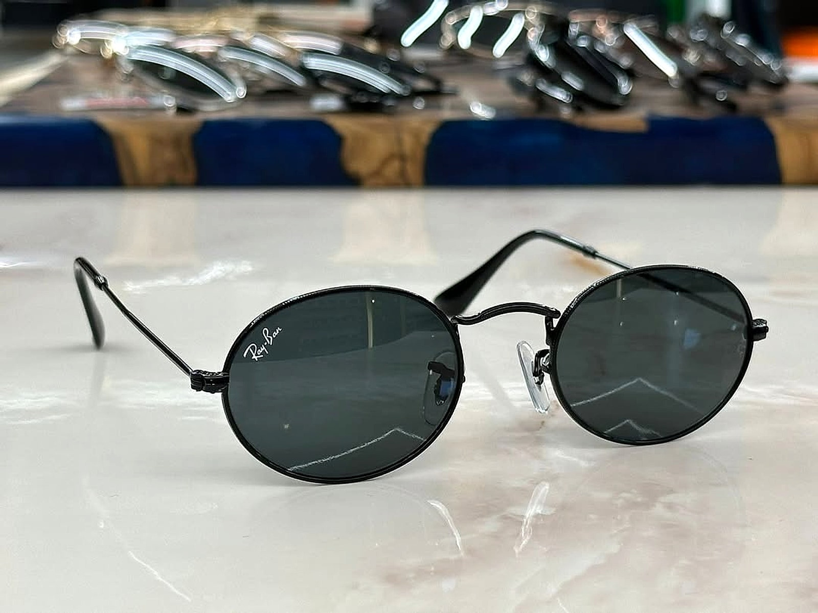 Oval full black