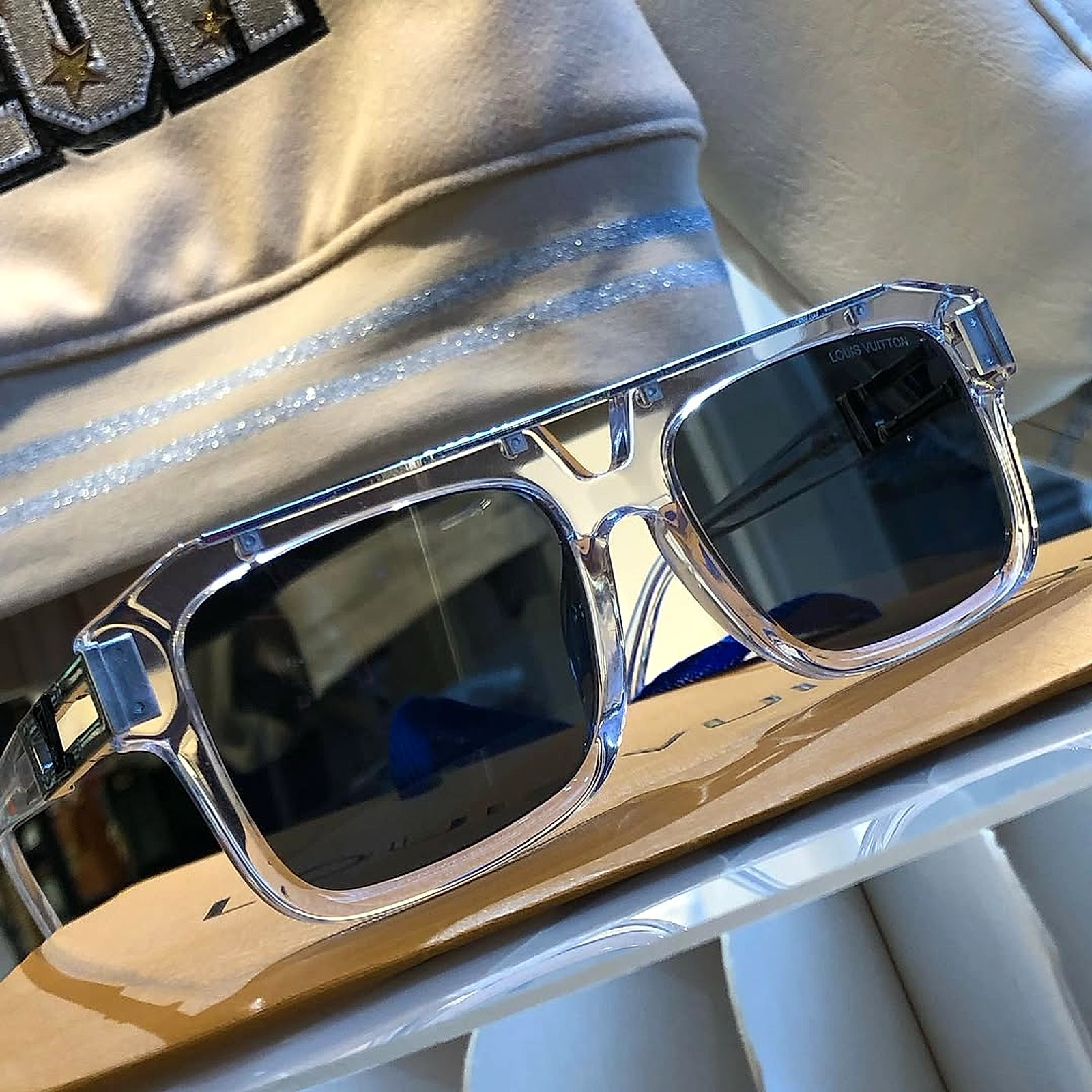 Transparent LV Z1801E 56mm